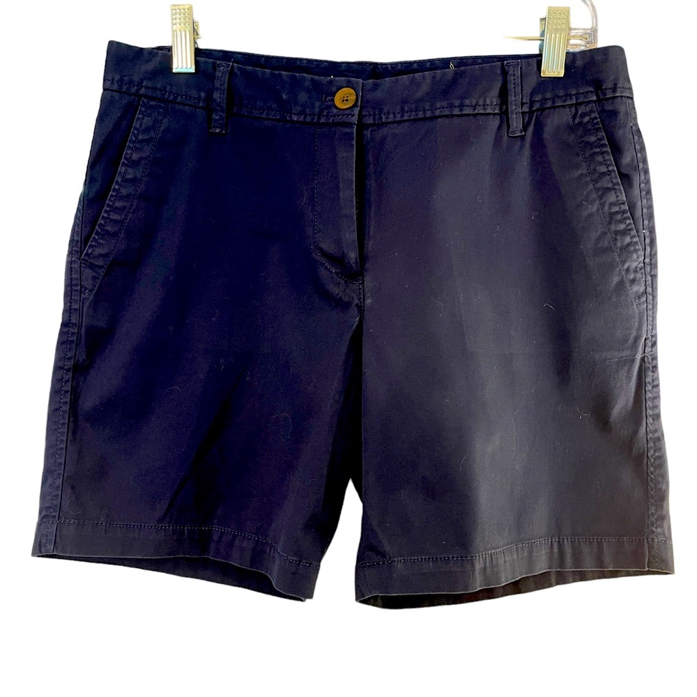 Talbots women’s navy girlfriend chino short size 6. Gently worn